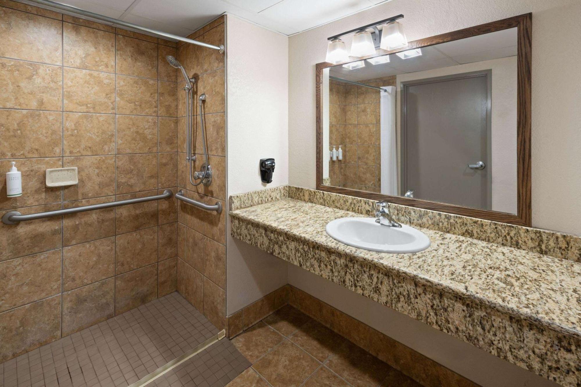 Days Inn & Suites By Wyndham Bozeman Ngoại thất bức ảnh