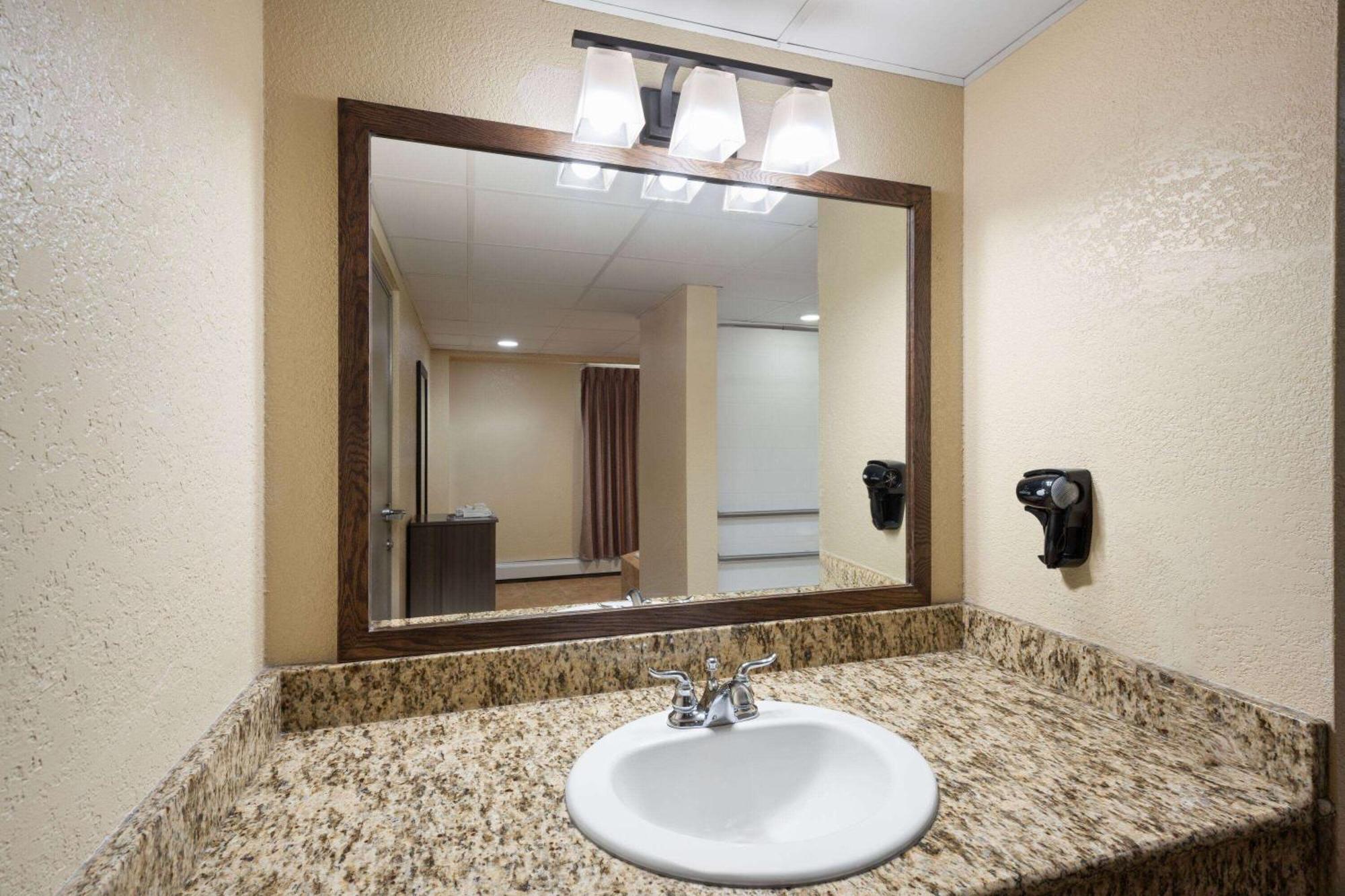 Days Inn & Suites By Wyndham Bozeman Ngoại thất bức ảnh